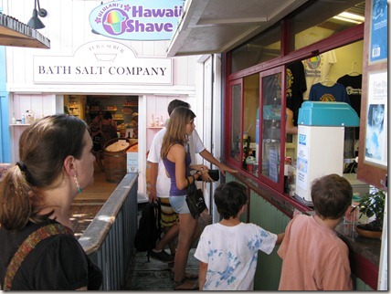 Waiting to order shave ice at Ululani's